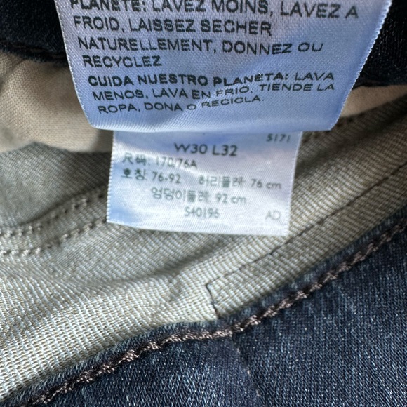 ❤️3/$30 Signature Levi Strauss S47 Regular Taper Jeans - Picture 11 of 11